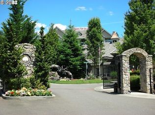 565 Springtree Ln, West Linn, OR 97068