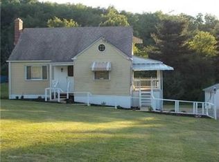 2092 Silverville Rd, Freeport, PA 16229