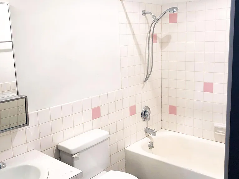 2121 E Jefferson St — Photo 5