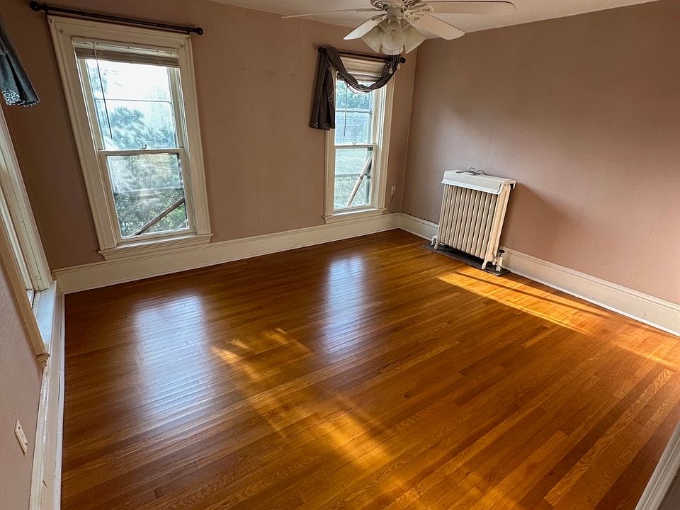 1st image of 119 W North St #3