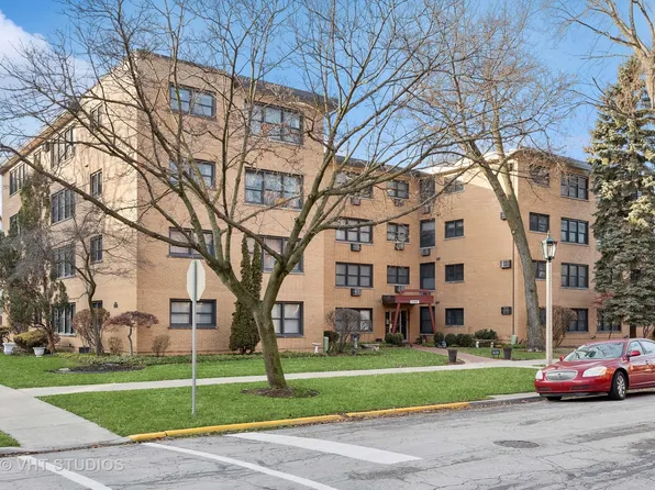 500 Washington Blvd APT 107, Oak Park, IL 60302
