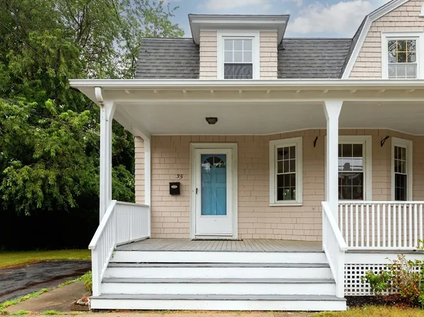 35 Spooner St, Plymouth, MA 02360