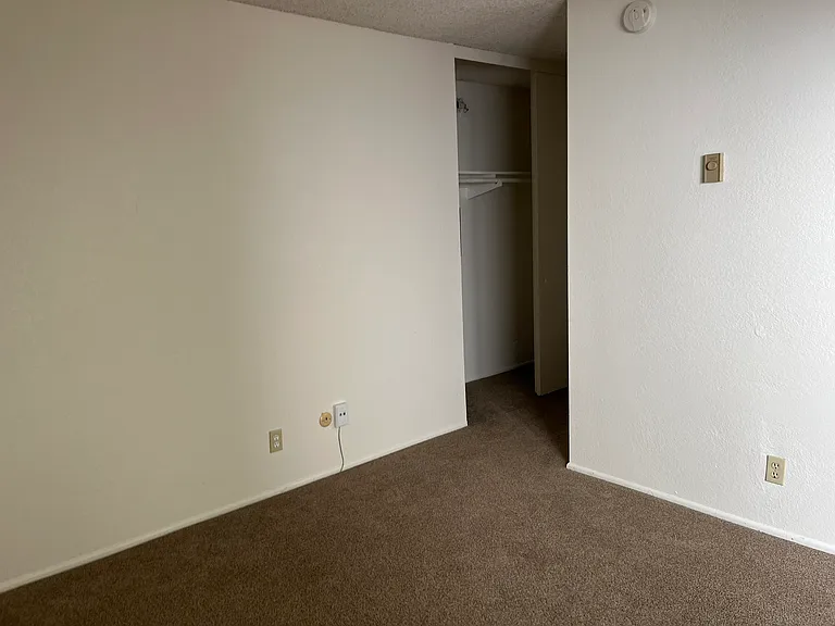 1749 Haydn Dr — Photo 33