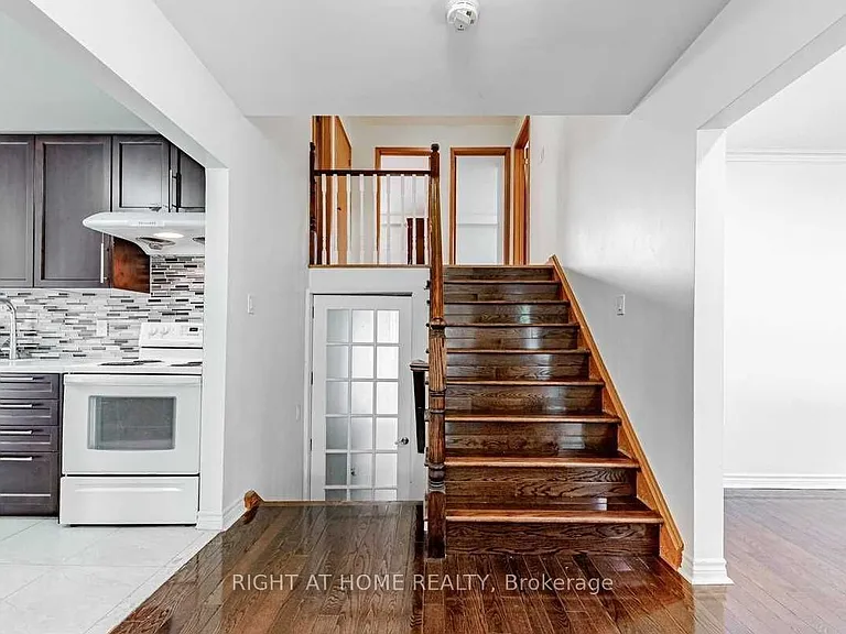 9 Chalet Rd — Photo 13