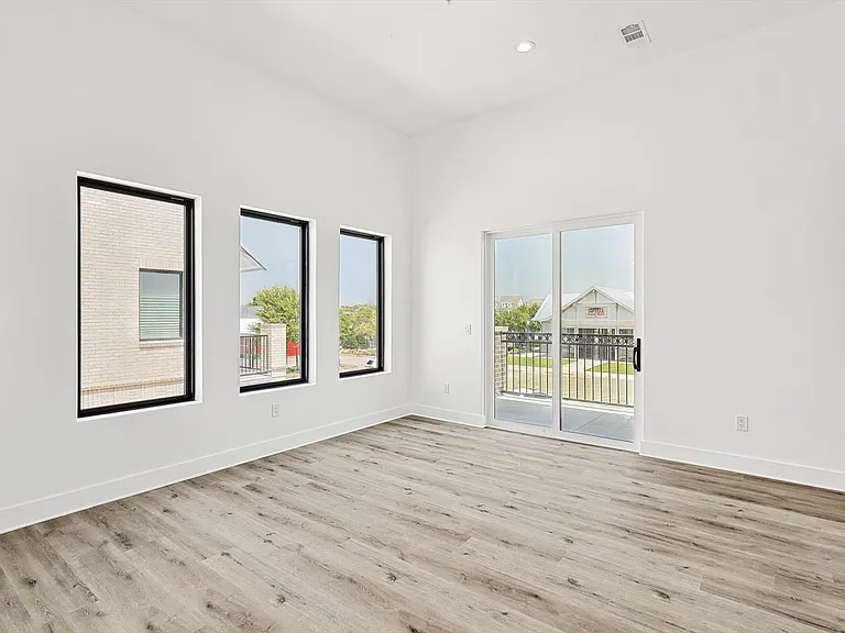 767 W Main St #201 — Photo 12