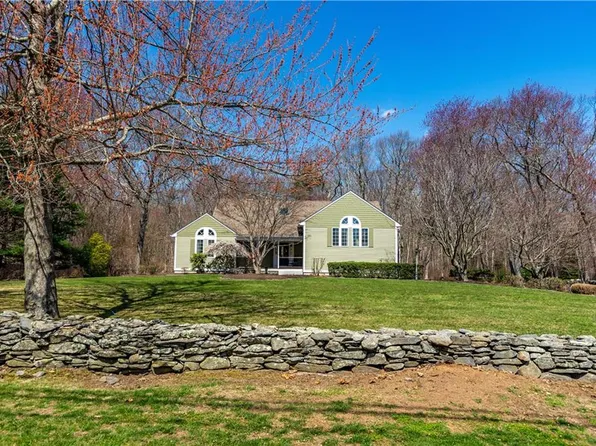 454 N Quidnessett Rd, North Kingstown, RI 02852