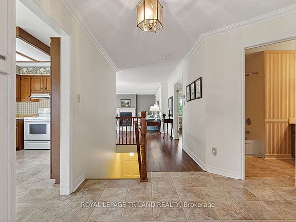5th image of 65 Fiddlers Green Rd #29