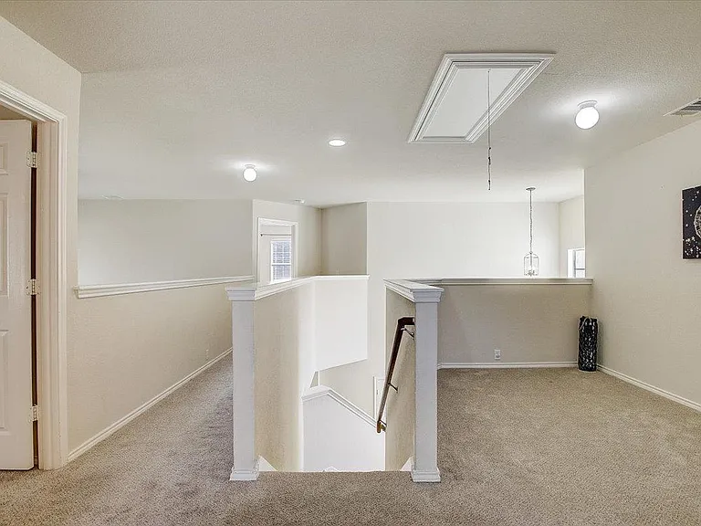 537 Golden Creek Dr — Photo 25