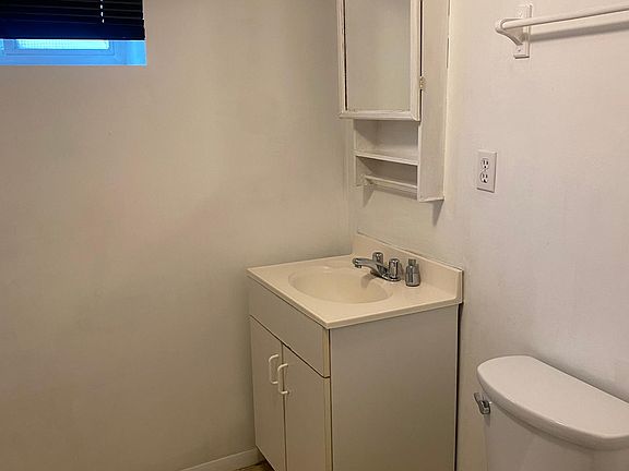 4th image of 262 Hollywood Ave Floor 1