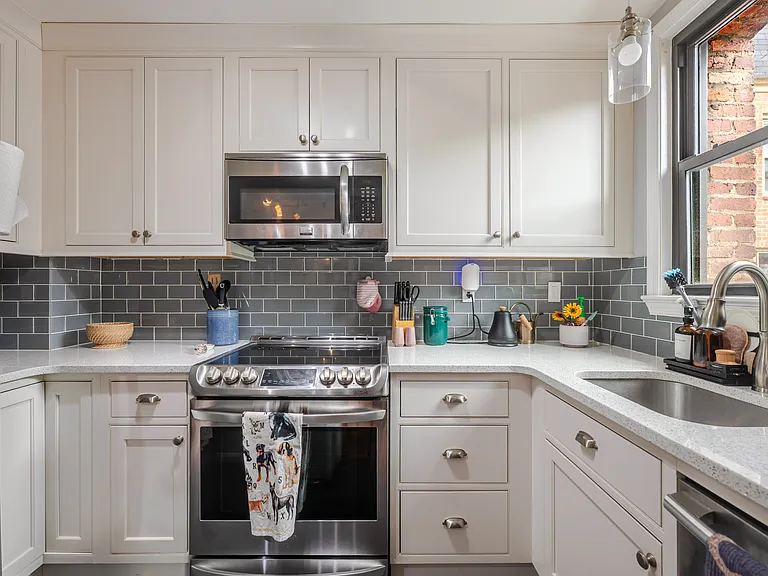 1661 Park Rd NW #105 — Photo 9