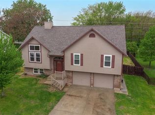 214 Breezeway Ln, Pleasant Hill, MO 64080