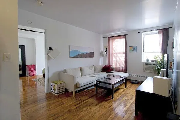 Rented by Wave Real Estate Group | media 2