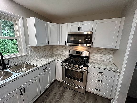5th image of 3895 Daytona Dr