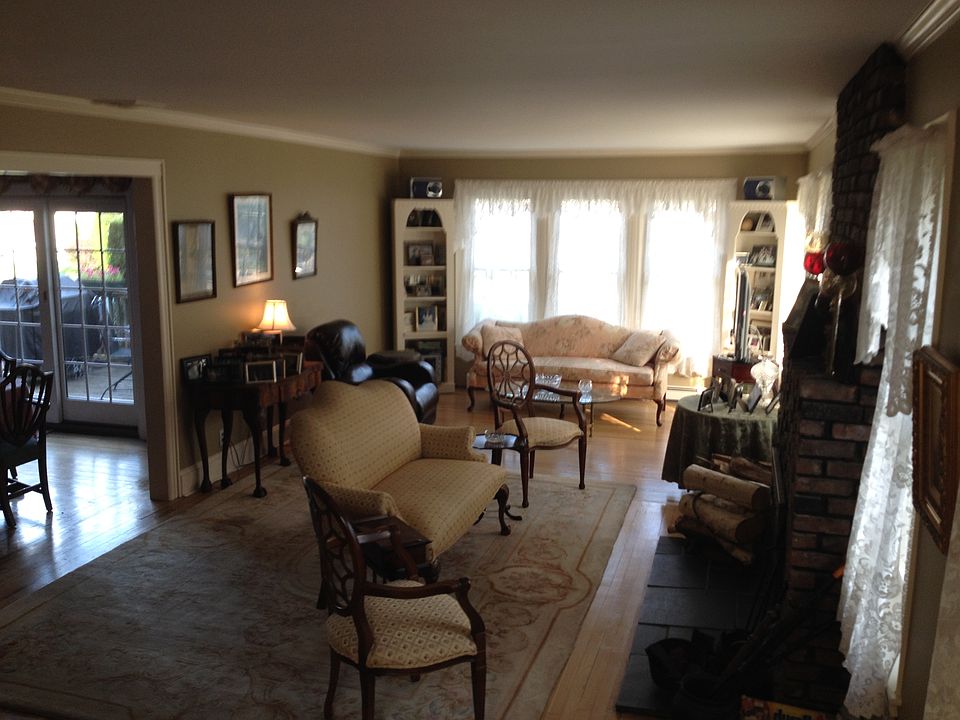 2nd image of 89 Capitolian Blvd
