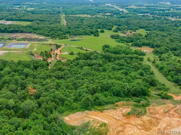 Dogwood Rd, Ardmore, OK 73401