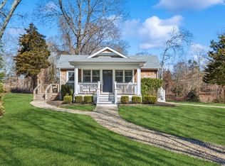 150 Red Creek Rd, Hampton Bays, NY 11946