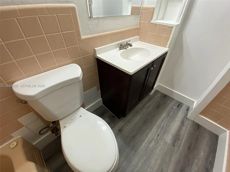 380 SE 12th Ave #2 — Photo 14