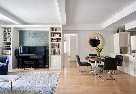 4th image of 12 W 72nd St APT 11D