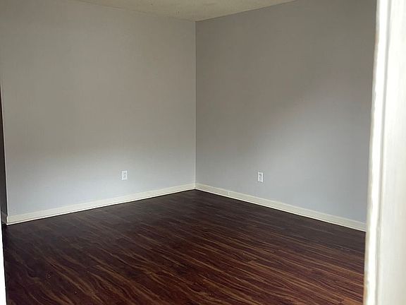 4th image of 1220 Louisville St APT 17
