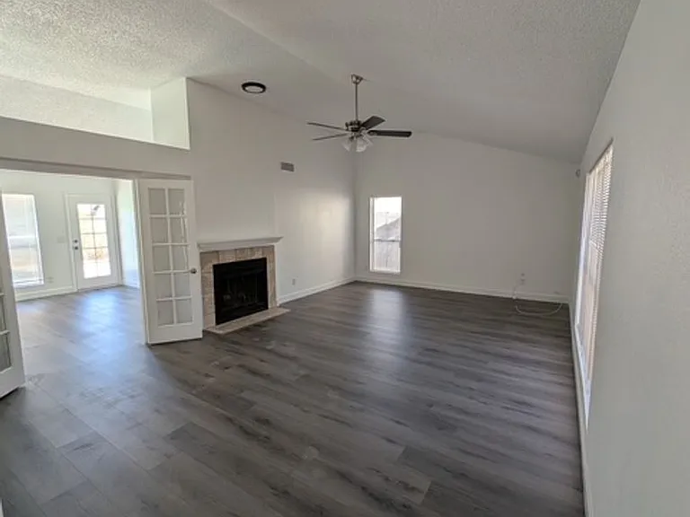 7340 W Tuckey Ln — Photo 9