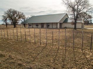 10904 Crooked Creek Rd, Bowie, TX 76230
