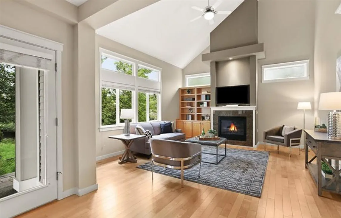 3 bed, 2.5 bath, 1730 sqft, $3,800 — Photo 3