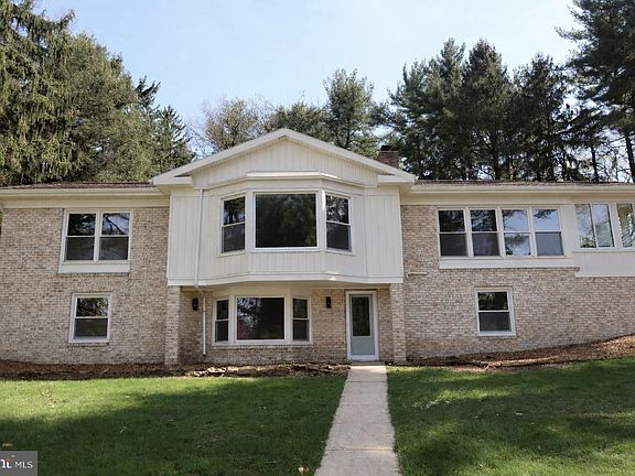 5th image of 765 Witmer Rd