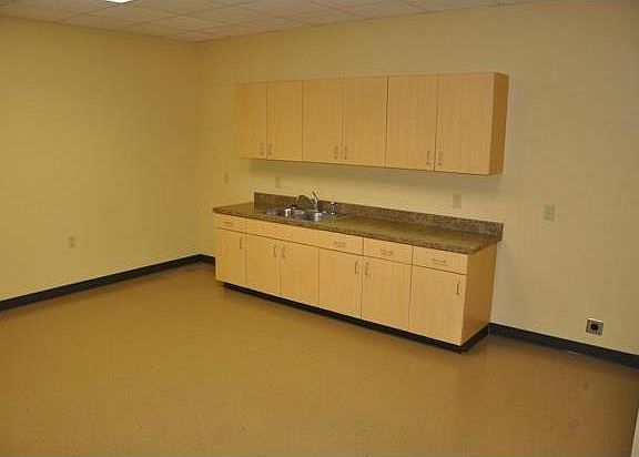 3rd image of 180 Gloria Dr #D