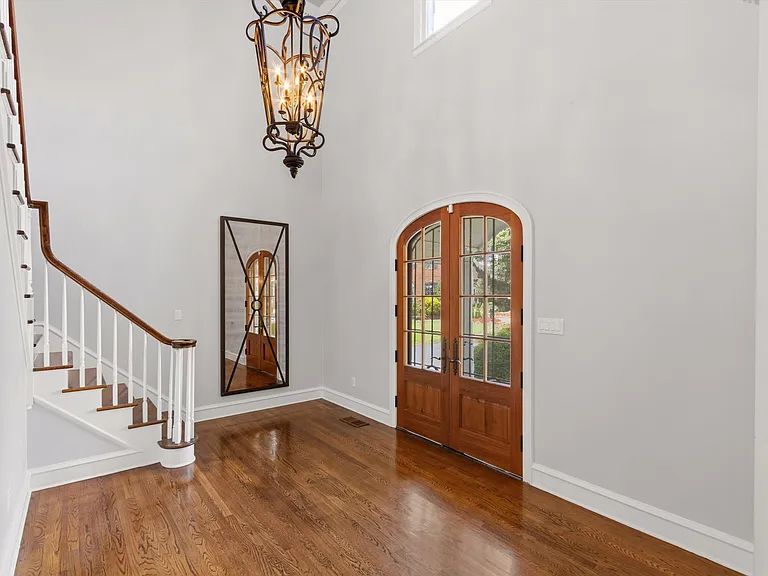 1574 Whitmar Pl E — Photo 3