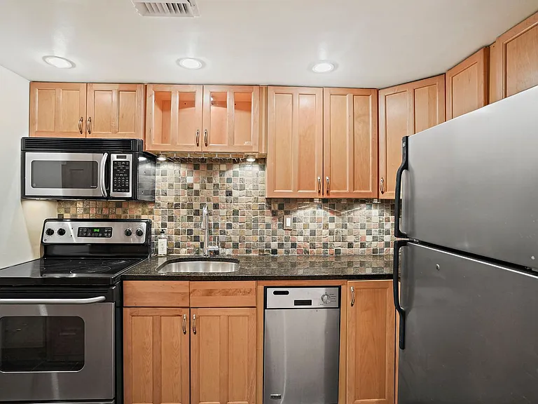 2501 K St NW #1B — Photo 2