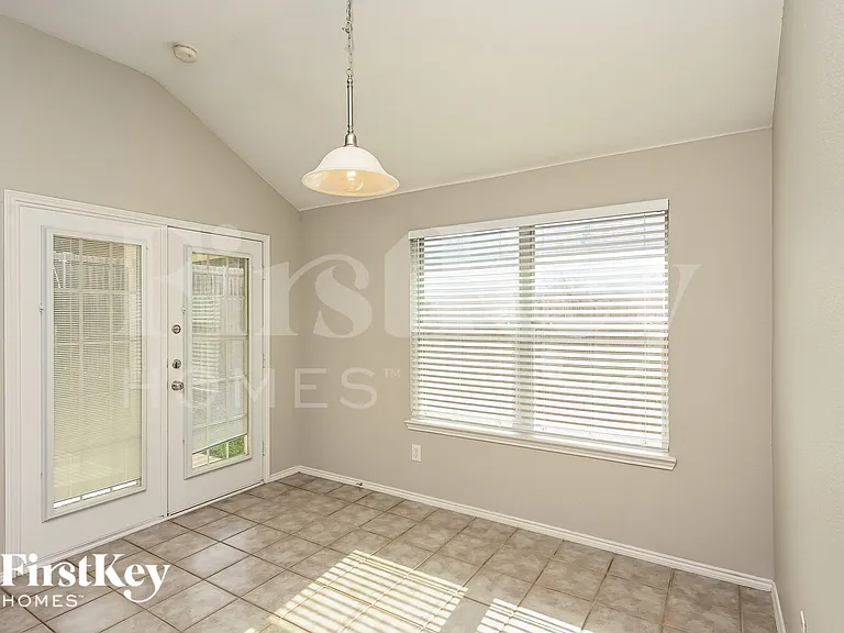 10408 Bradshaw Dr — Photo 5