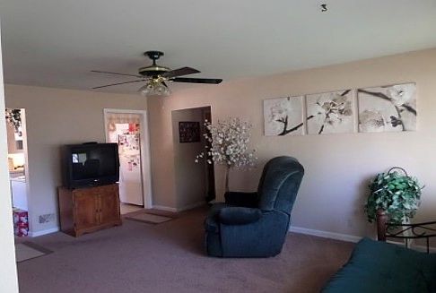 3rd image of 1325 Manitowoc Ave