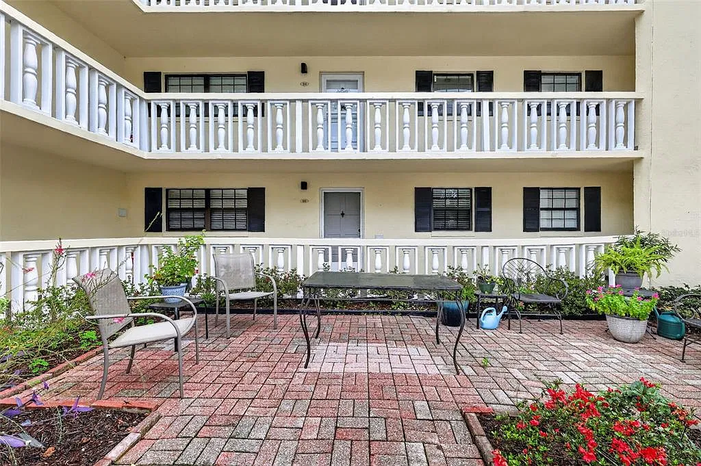2 bed, 2.0 bath, 1163 sqft, $1,700 — Photo 4