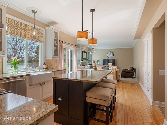 4th image of 948 Chesapeake Blvd