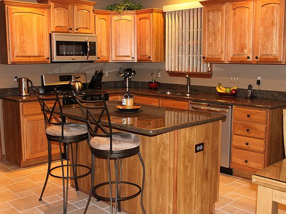 2nd image of 218 Hampshire Dr