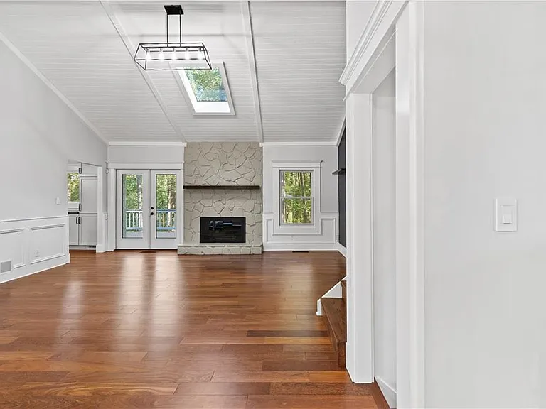 3467 Shawnee Trl SE — Photo 2