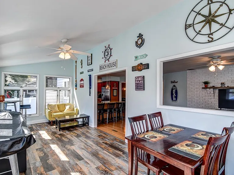 208 New York Ave — Photo 32