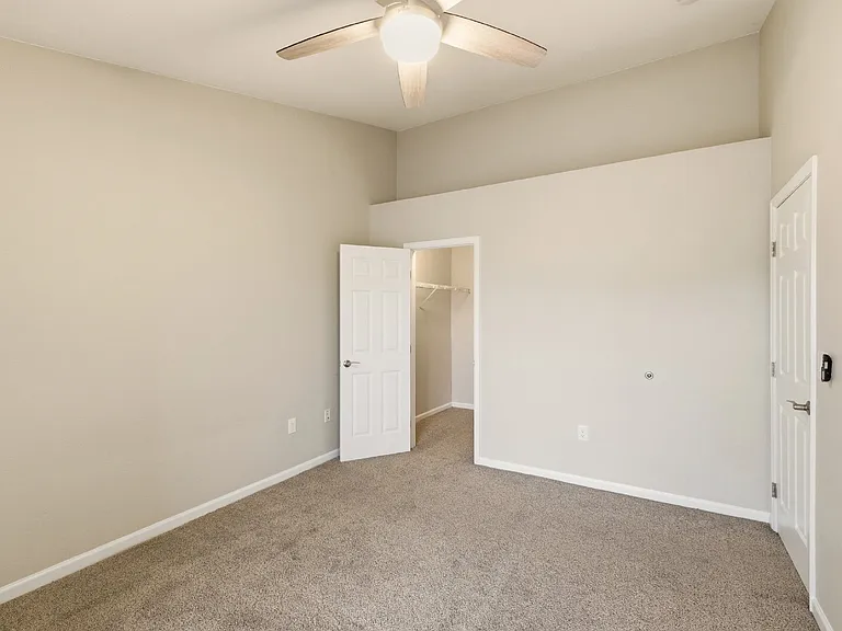 5726 N Genoa Way #301 — Photo 13