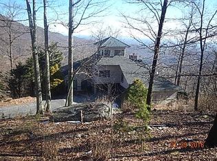 214 Foggy Cut Ln, Landrum, SC 29356