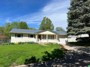 3023 S Cornelia St, Sioux City, IA 51106
