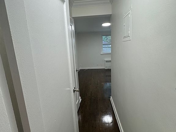 Bedroom Entry 2 closets