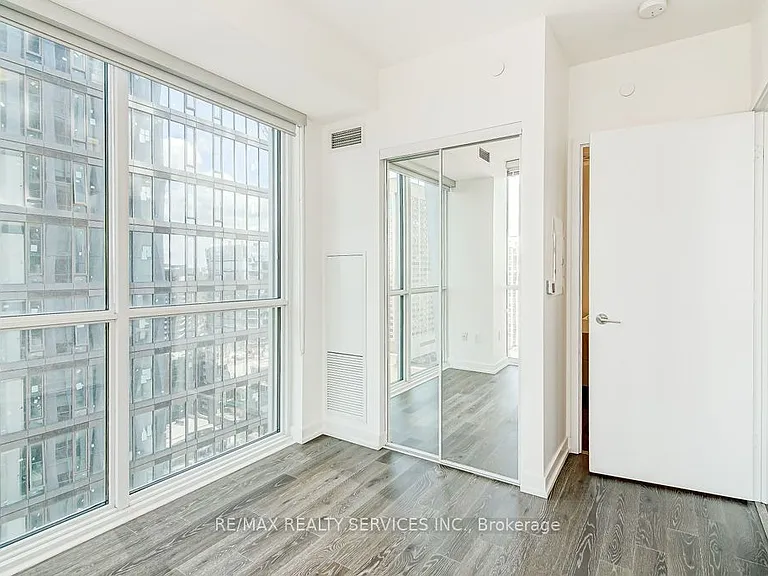 1 Yorkville Ave #2611 — Photo 17