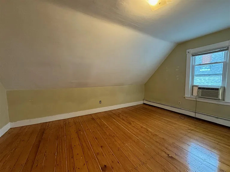 11 Concord Ave — Photo 8