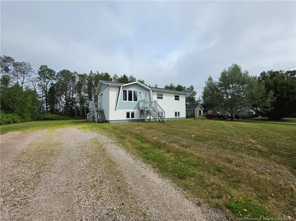 1800 Cormier, Beresford, NB E8K 2T9
