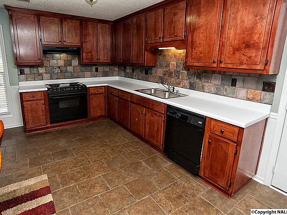 4th image of 209 Cedar Creek Cir