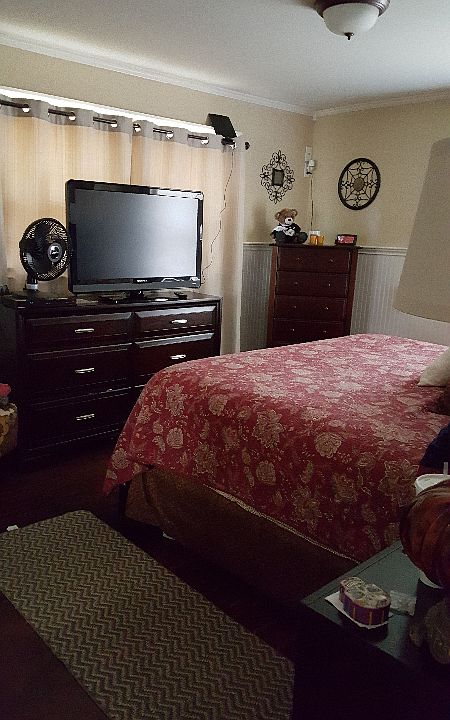 1st image of 724 Meadowlane Dr