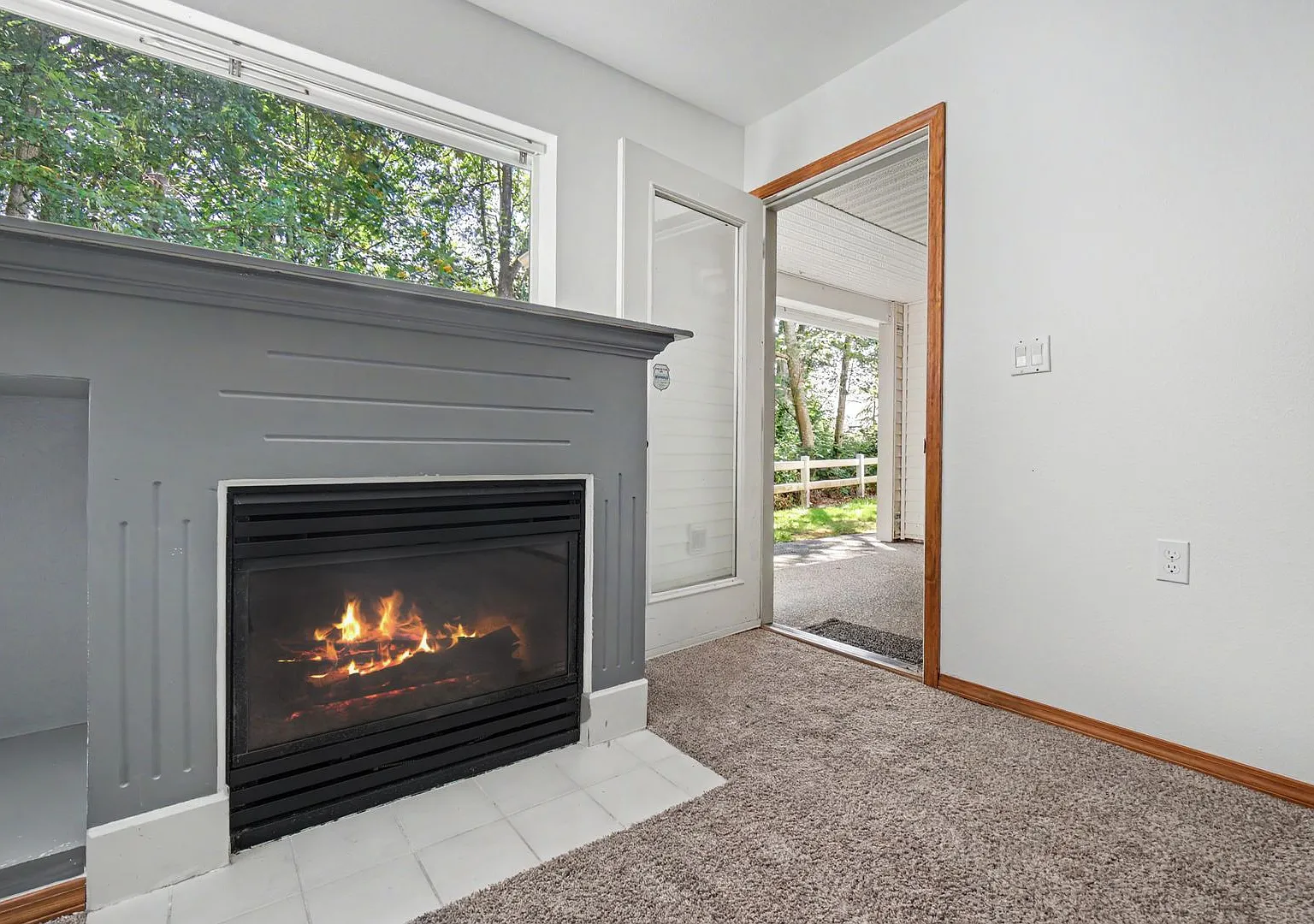 Recently refreshed condo ready for move in! — Photo 4