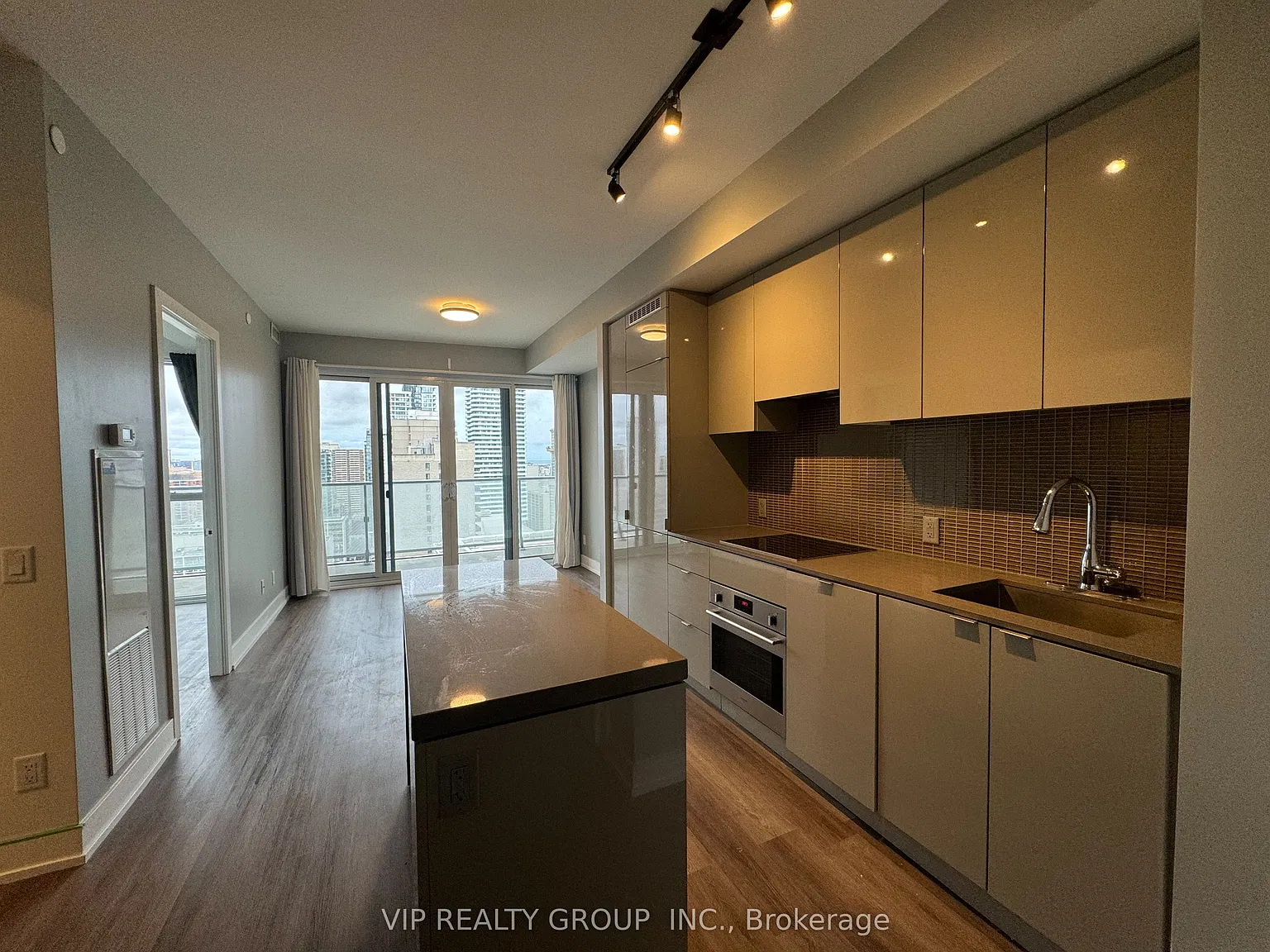 2 bed, $2,700 — Photo 2