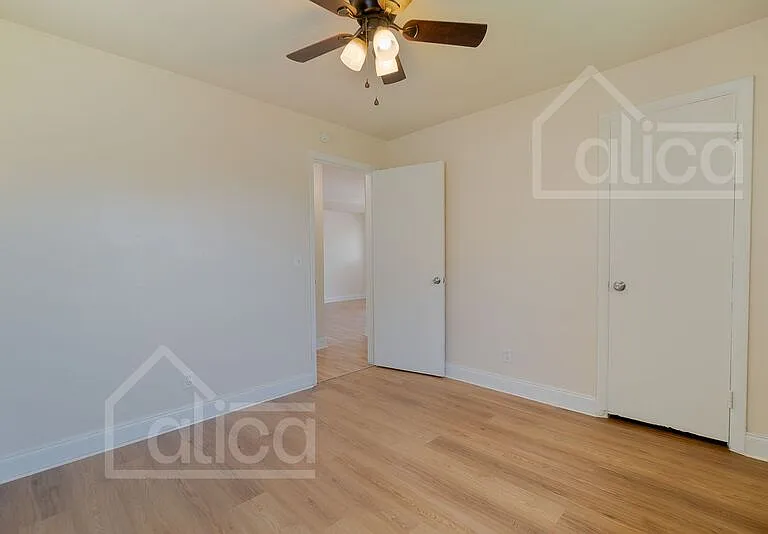 801 N Sapodilla Ave #1 — Photo 11