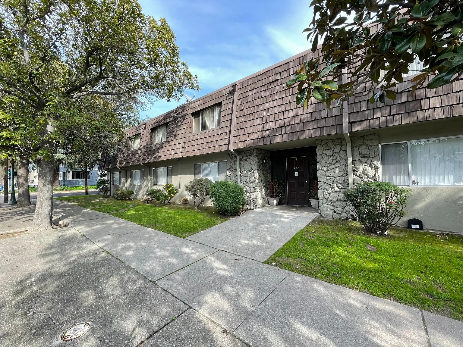 940 N San Joaquin Street — Photo 4